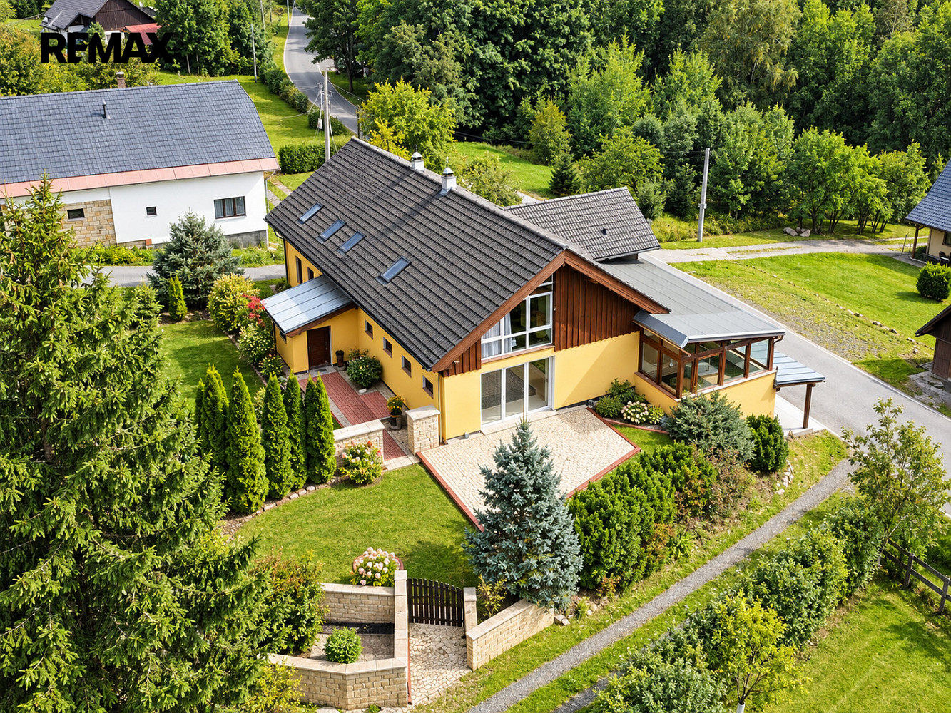 Prodej domu 368 m² s pozemkem 1 900 m²