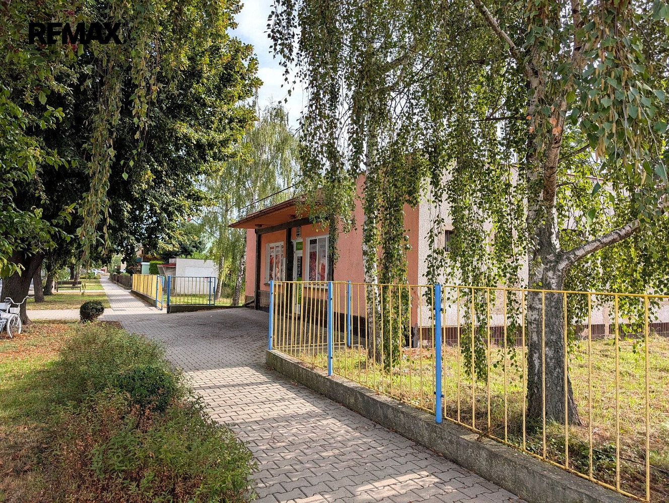 Prodej obchodních prostor 140 m² – fotografie 2
