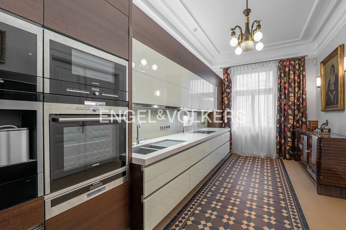 Pronájem bytu 5+1 184 m² – fotografie 3