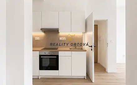 Pronájem bytu 1+kk 26 m², Jiráskova, Česká Lípa