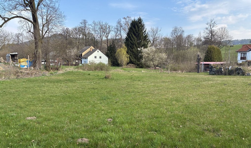 Prodej stavebního pozemku 1 561 m², Veselé – náhled fotky 2