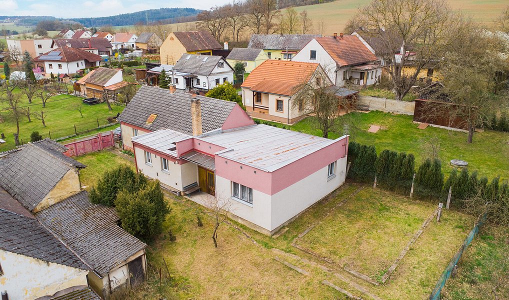 Prodej domu 146 m² s pozemkem 976 m², Ptenín – náhled fotky 2