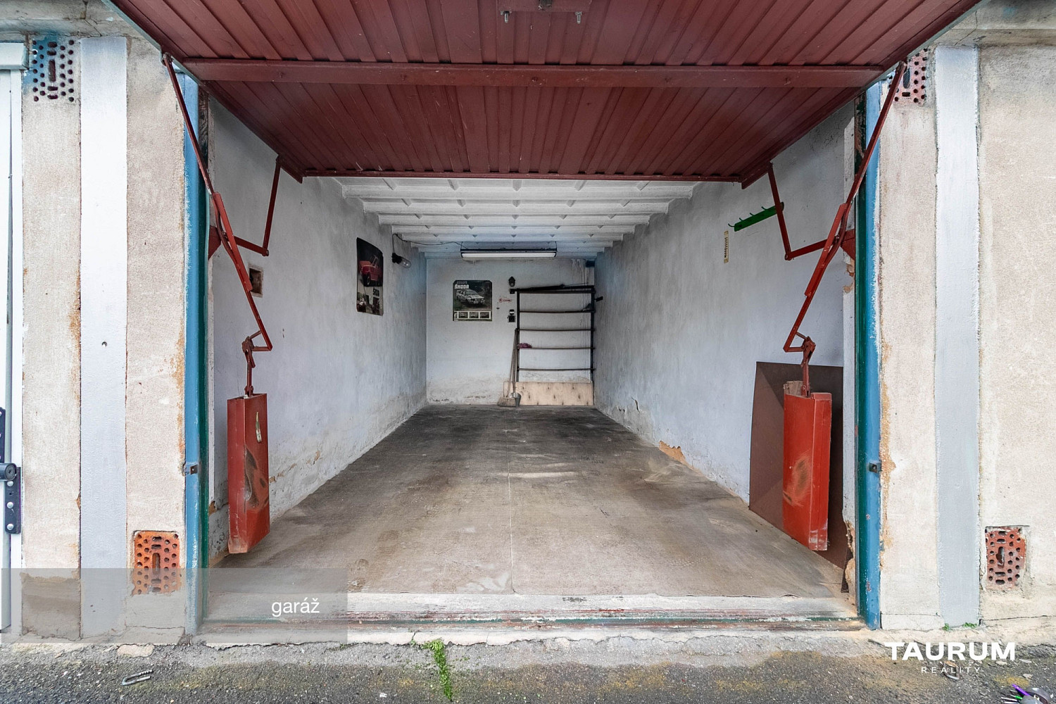 Garáž v centru Plzně v oploceném areálu – fotografie 2
