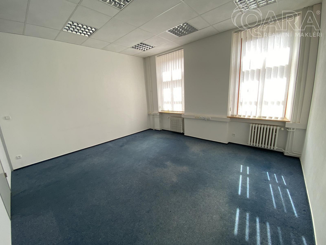Pronájem kanceláře 33 m² – fotografie 2