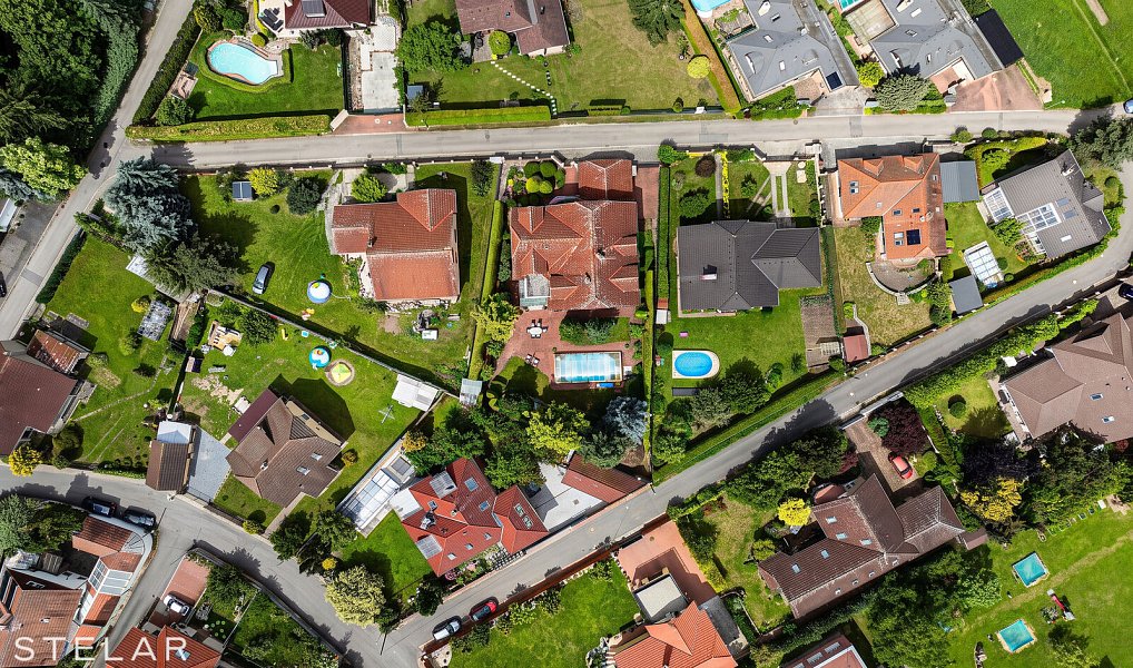 Prodej domu 512 m² s pozemkem 973 m², Jesenice – náhled fotky 11