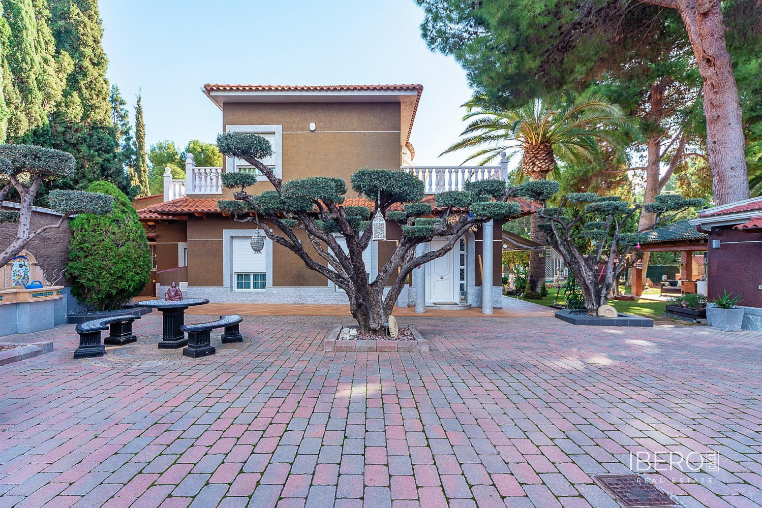 Prodej domu 620 m² s pozemkem 2 486 m²