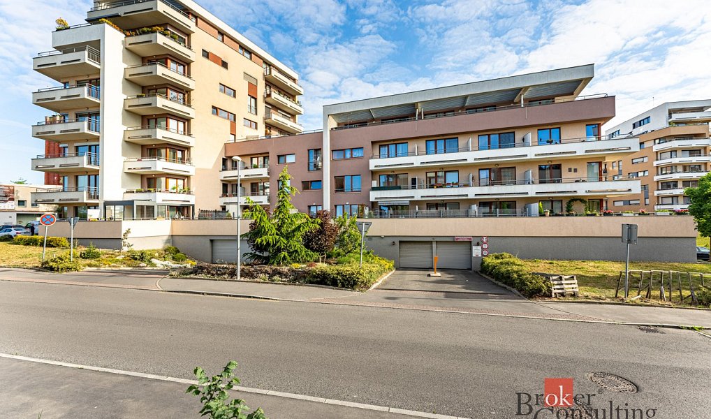 Prodej bytu 1+kk 35 m², Praha – náhled fotky 18
