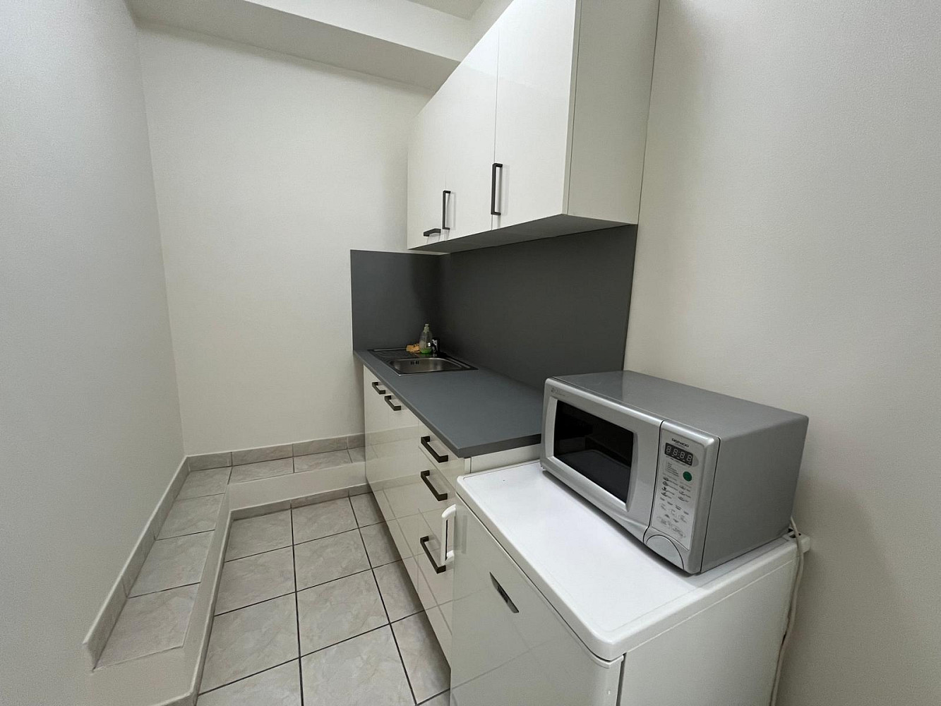 Pronájem kanceláře 75 m² – fotografie 4