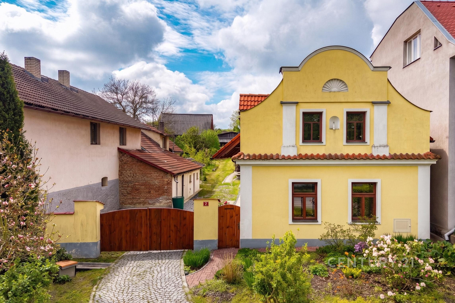 Prodej domu 245 m² s pozemkem 2 664 m²