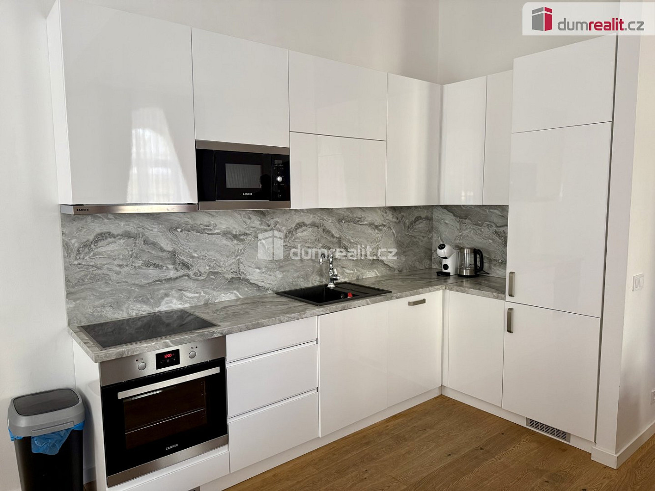 Pronájem bytu 3+kk 89 m² — photo 3