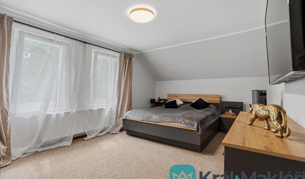 Prodej domu 266 m² s pozemkem 1 373 m², Chuderov – náhled fotky 16