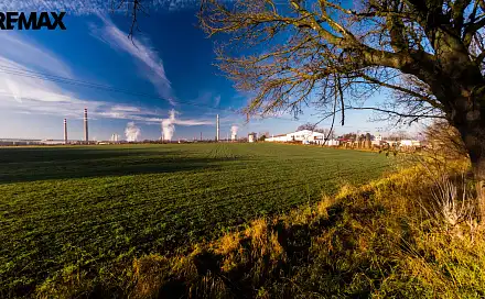 Prodej komerčního pozemku 10 837 m², Veltrusy, okres Mělník