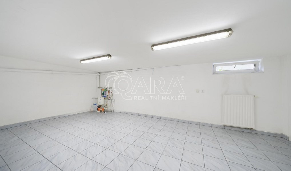 Prodej domu 384 m² s pozemkem 1 835 m², Týnec nad Labem – náhled fotky 36