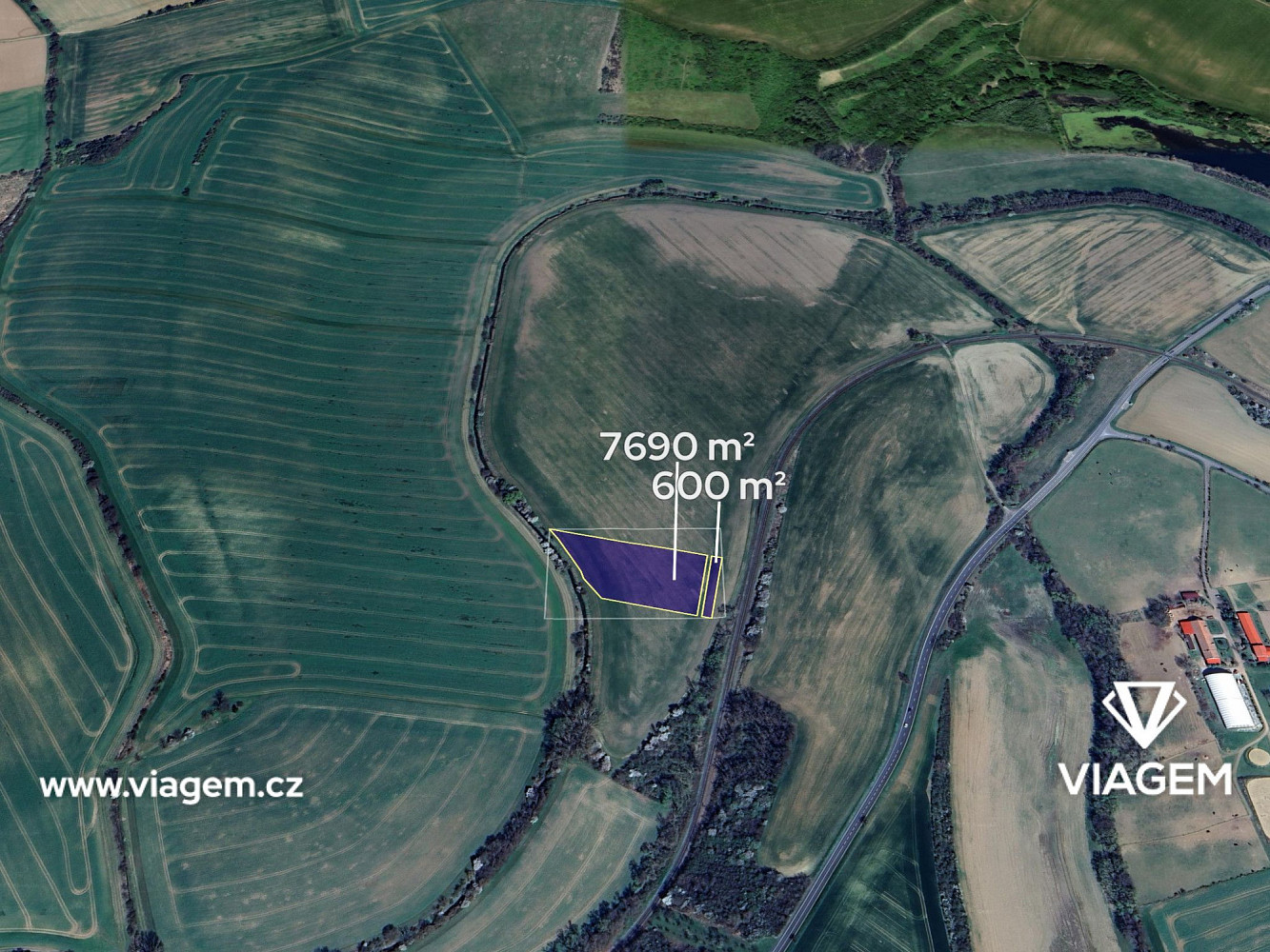 Prodej pole 1 381 m²