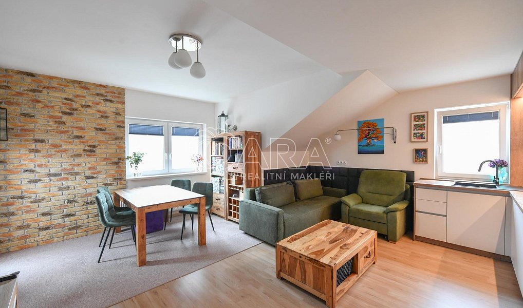 Prodej bytu 3+kk 77 m², Nupaky – náhled fotky 4