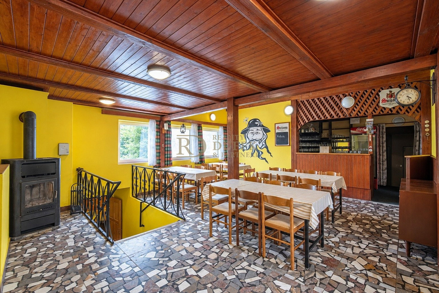 Prodej ubytovacího objektu 450 m² – fotografie 4
