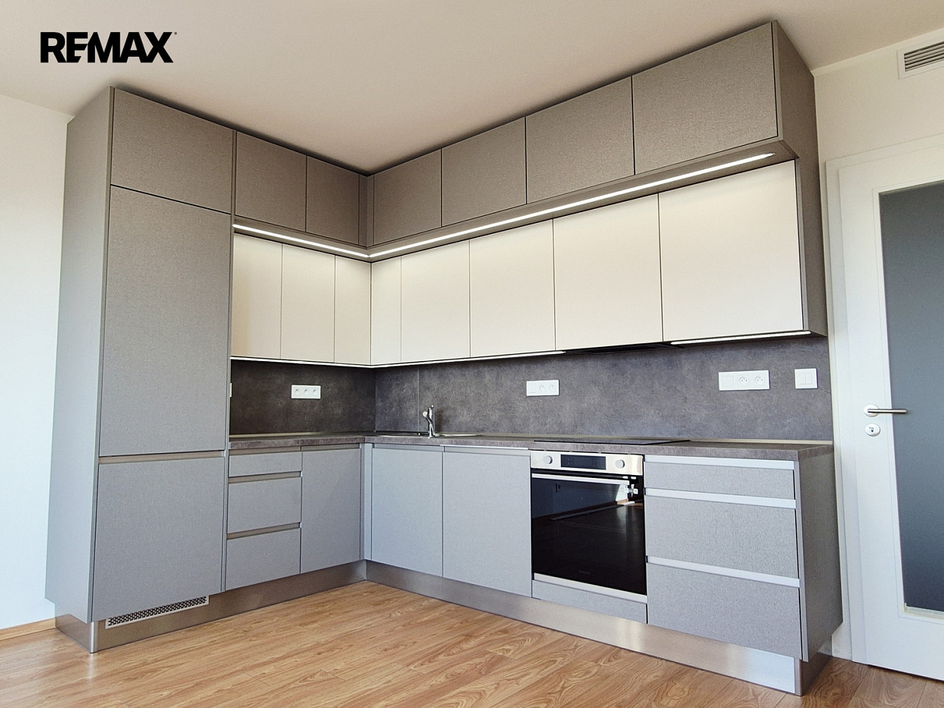 Pronájem bytu 2+kk 58 m² — photo 4
