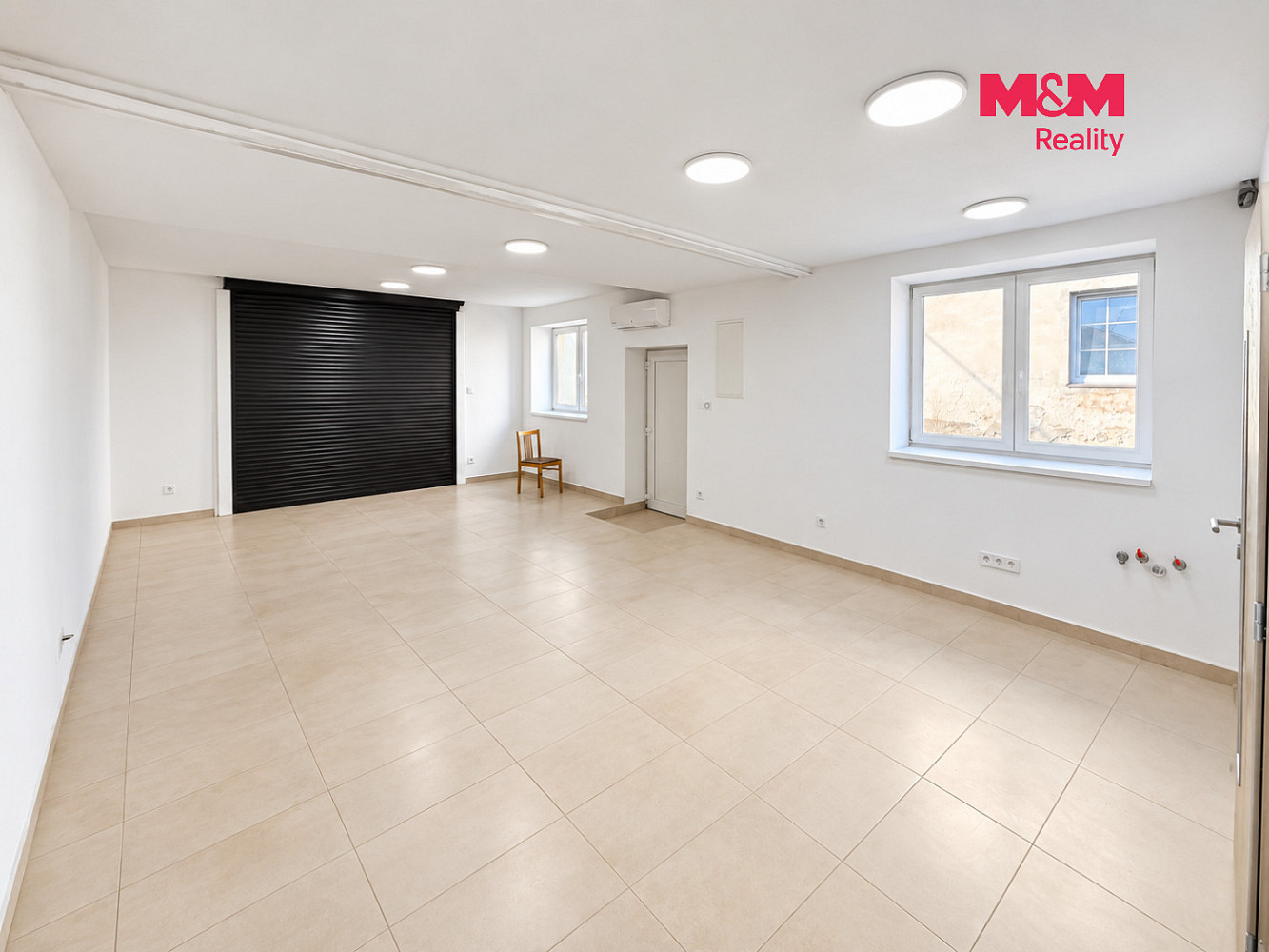 Pronájem kanceláře 63 m² – fotografie 3