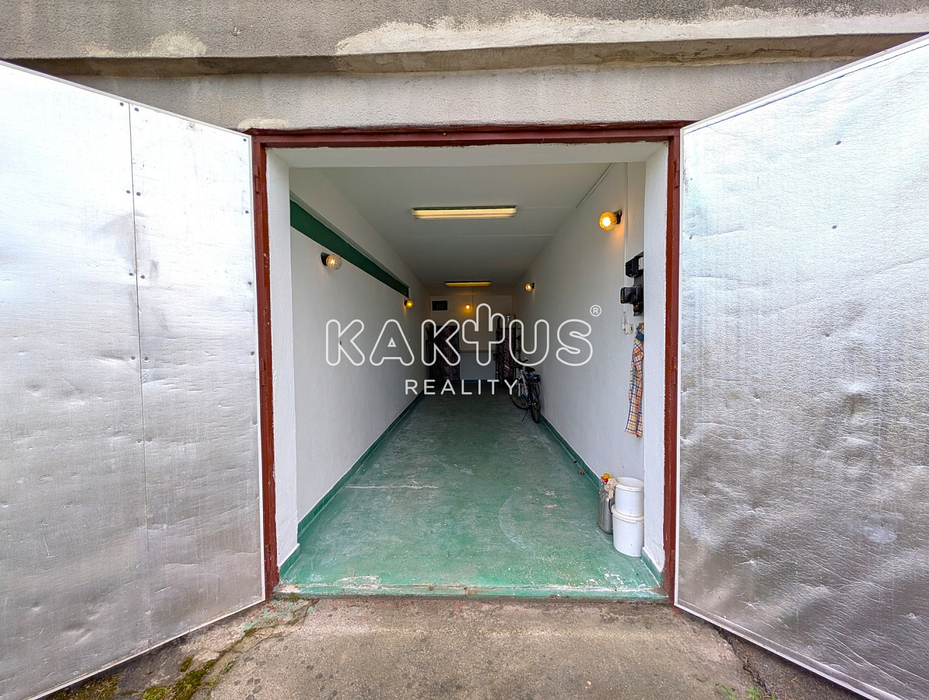 Prodej dvojité garáže 26m2, ostrava-třebovice, ulice martinovská — photo 2