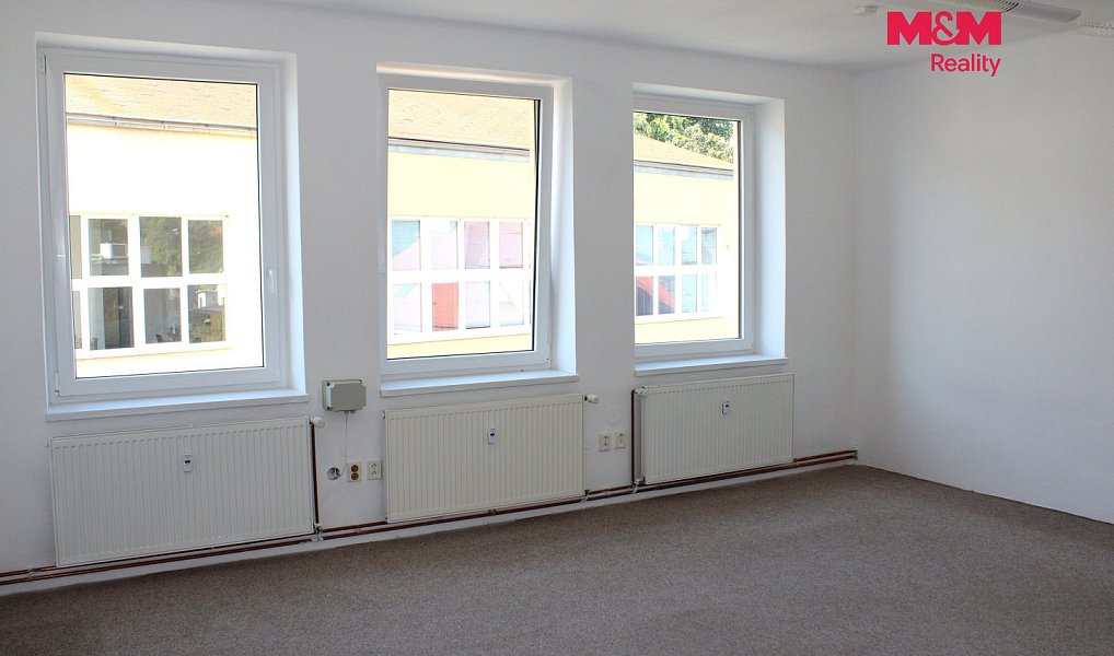 Pronájem kanceláře 27 m², Nová Paka – náhled fotky 3