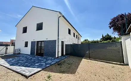 Prodej domu 149 m² s pozemkem 458 m², Šrámkova, Hřebeč, okres Kladno