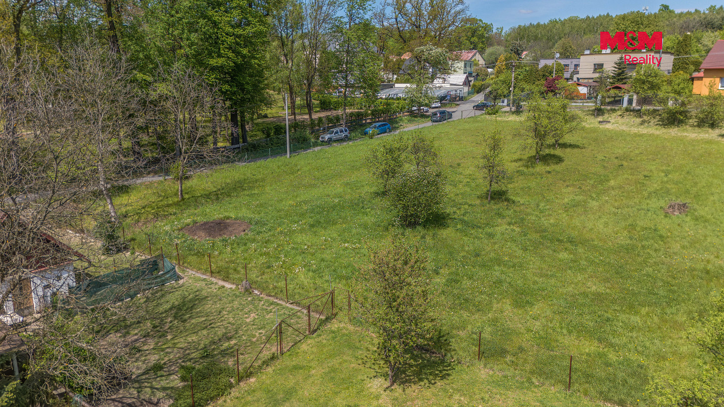 Prodej stavebního pozemku 1 400 m² – fotografie 4