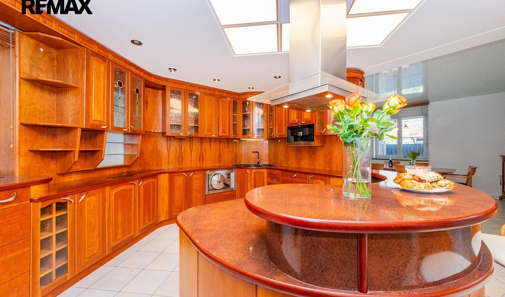 Prodej domu 433 m² s pozemkem 826 m², Praha – náhled fotky 5