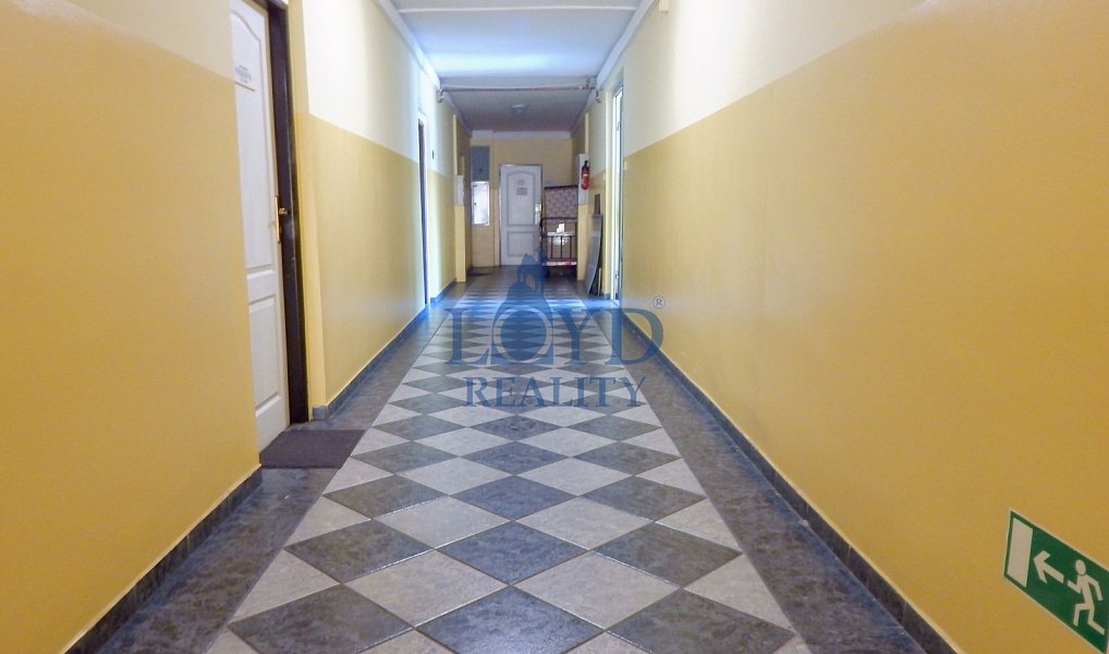 Pronájem kanceláře 21 m², Karlovy Vary – náhled fotky 4