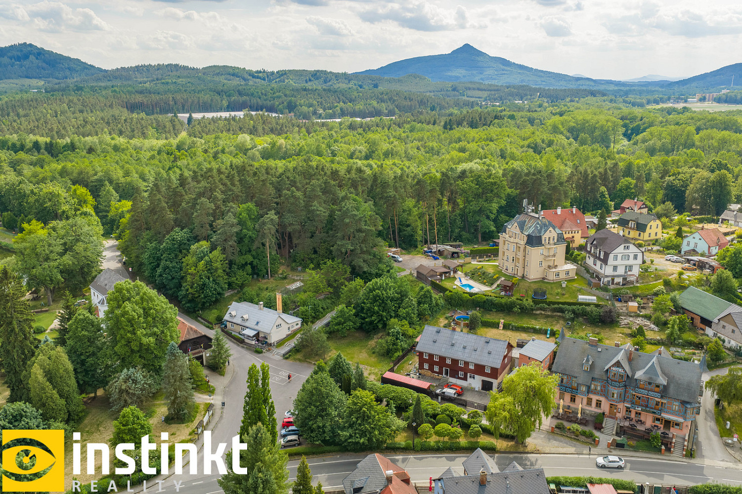 Prodej stavebního pozemku 1 053 m² – fotografie 4
