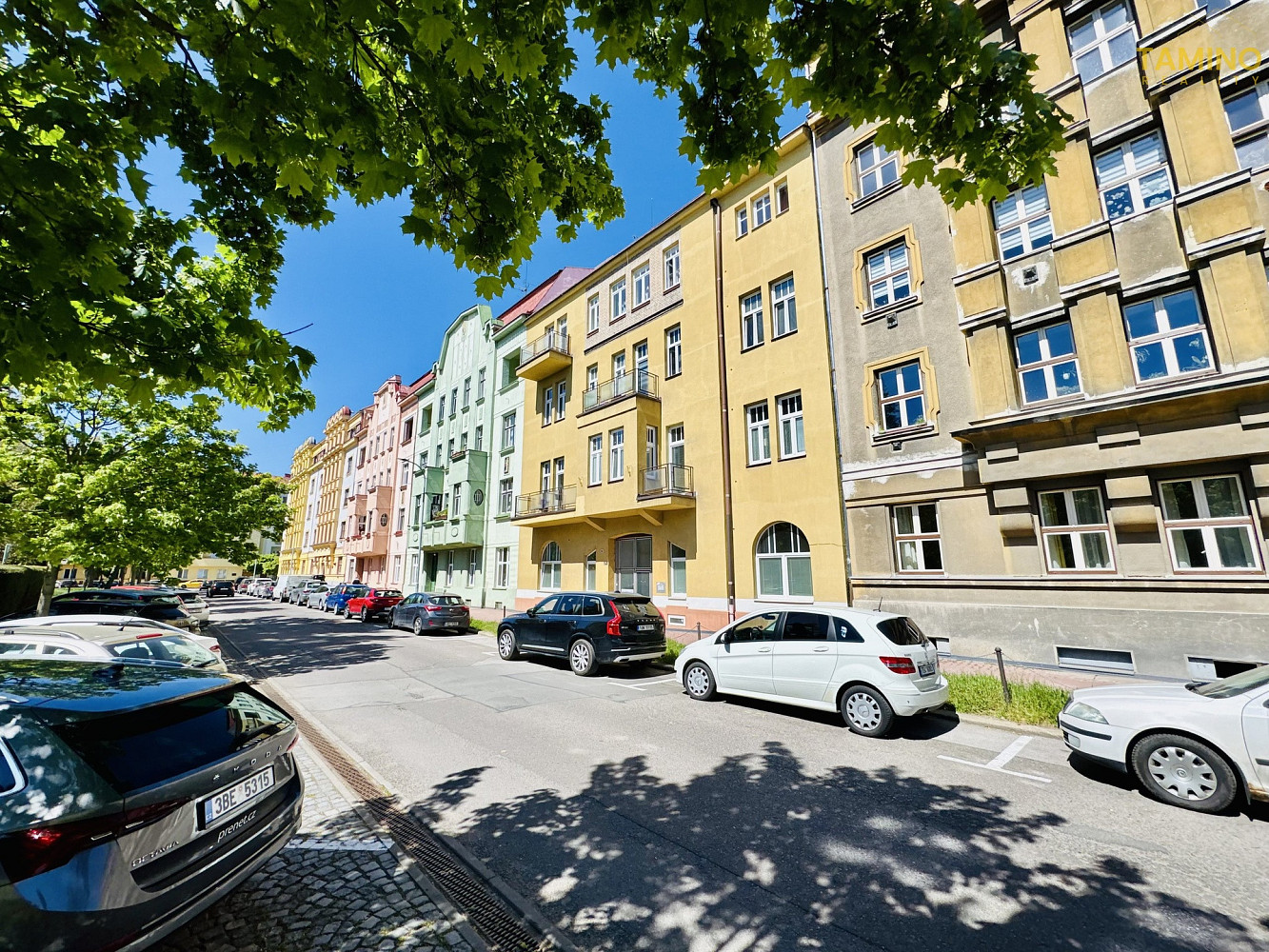 Prodej nájemního domu, činžáku 1 100 m² – fotografie 3