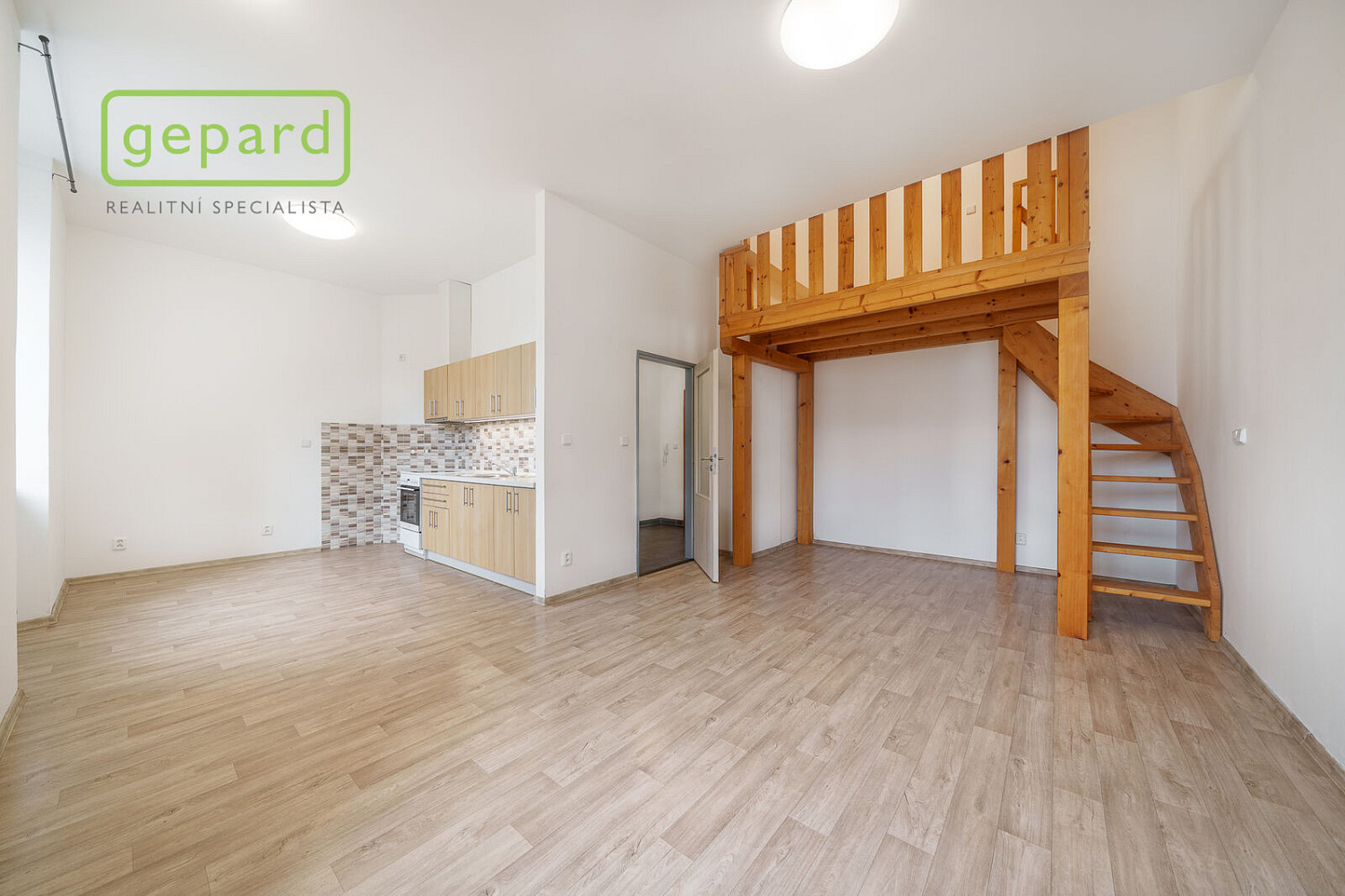 Pronájem bytu 2+kk 58 m² – fotografie 2