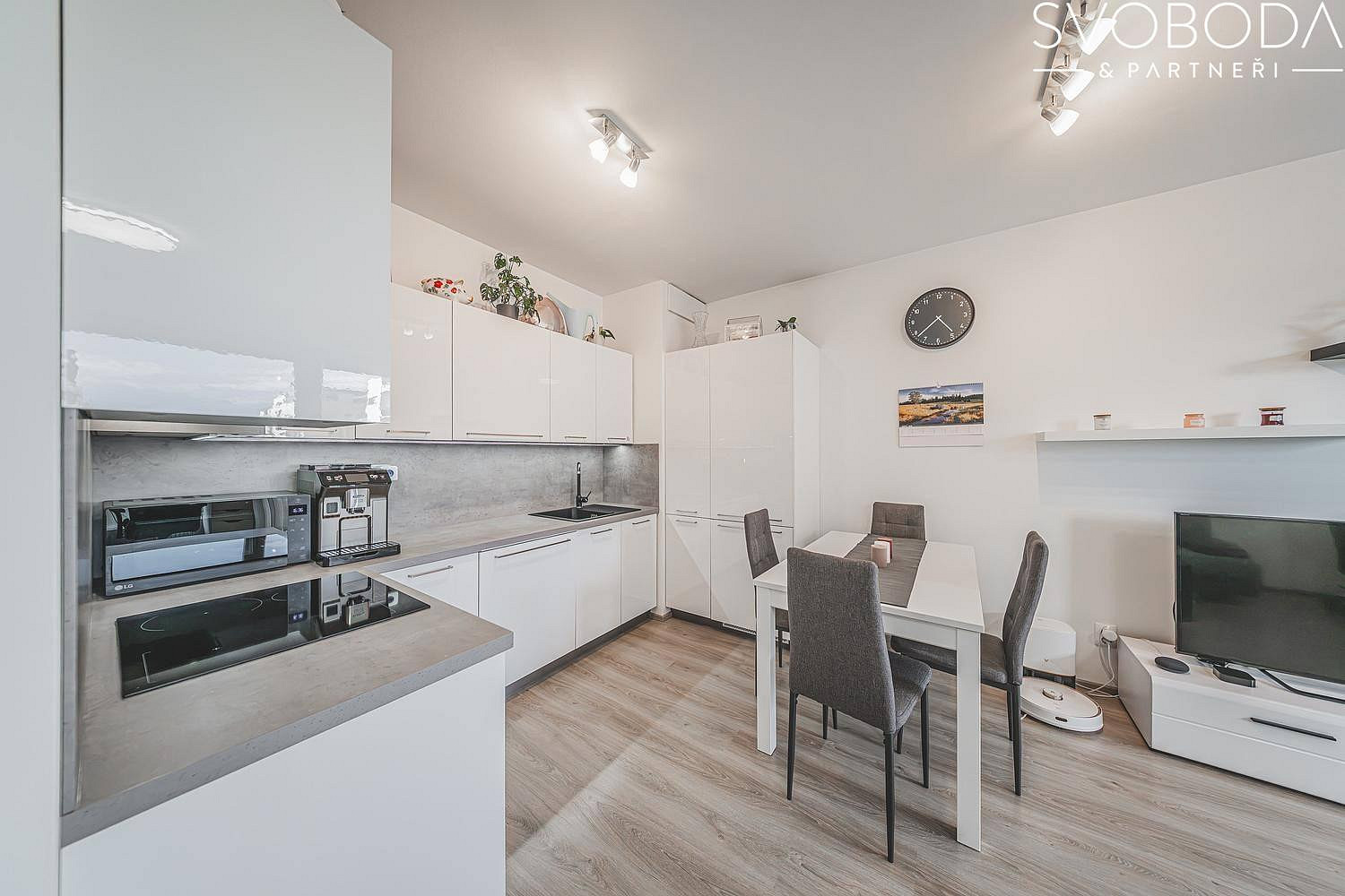 Pronájem bytu 2+kk 49 m² – fotografie 3