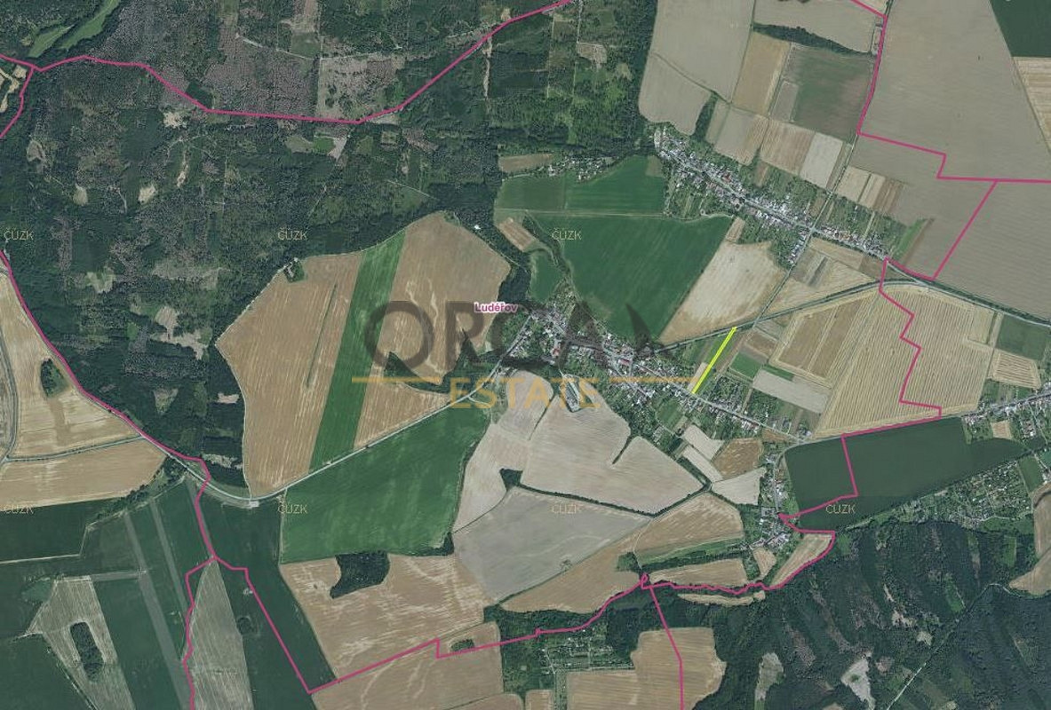 Prodej pole 2 273 m² – fotografie 2