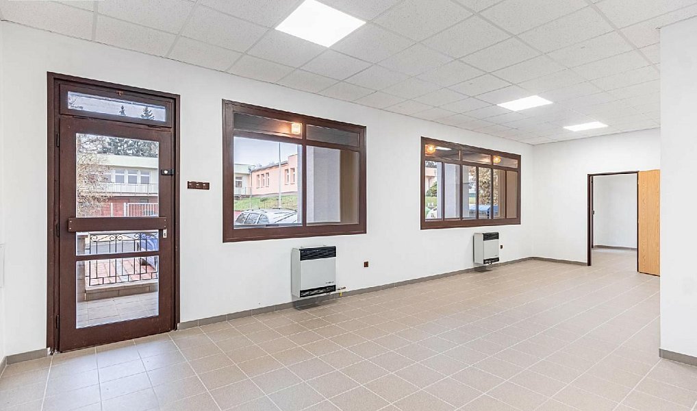 Prodej obchodních prostor 69 m², Přelouč – náhled fotky 8
