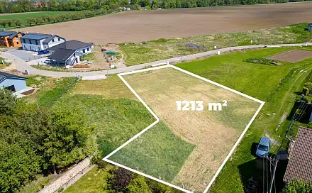 Prodej stavebního pozemku 1 213 m², Dubany, okres Pardubice