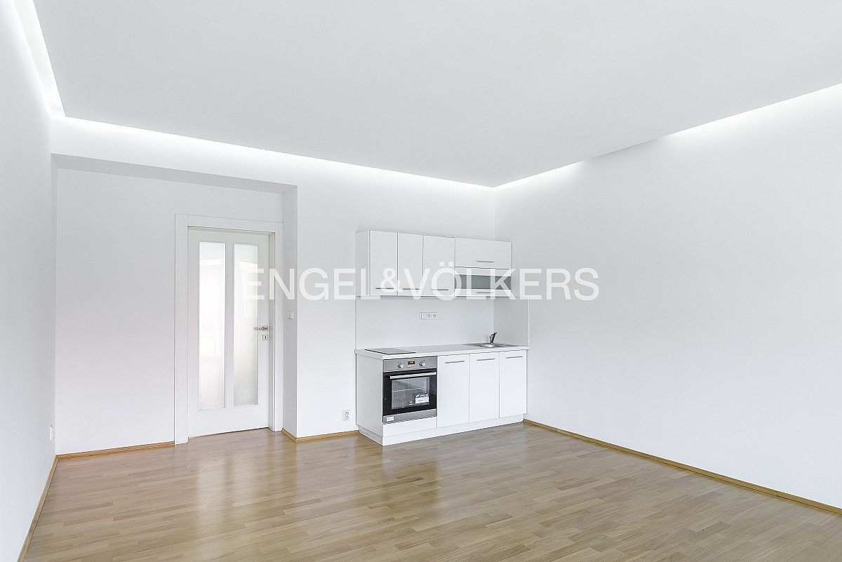 Pronájem bytu 1+kk 38 m² — photo 3