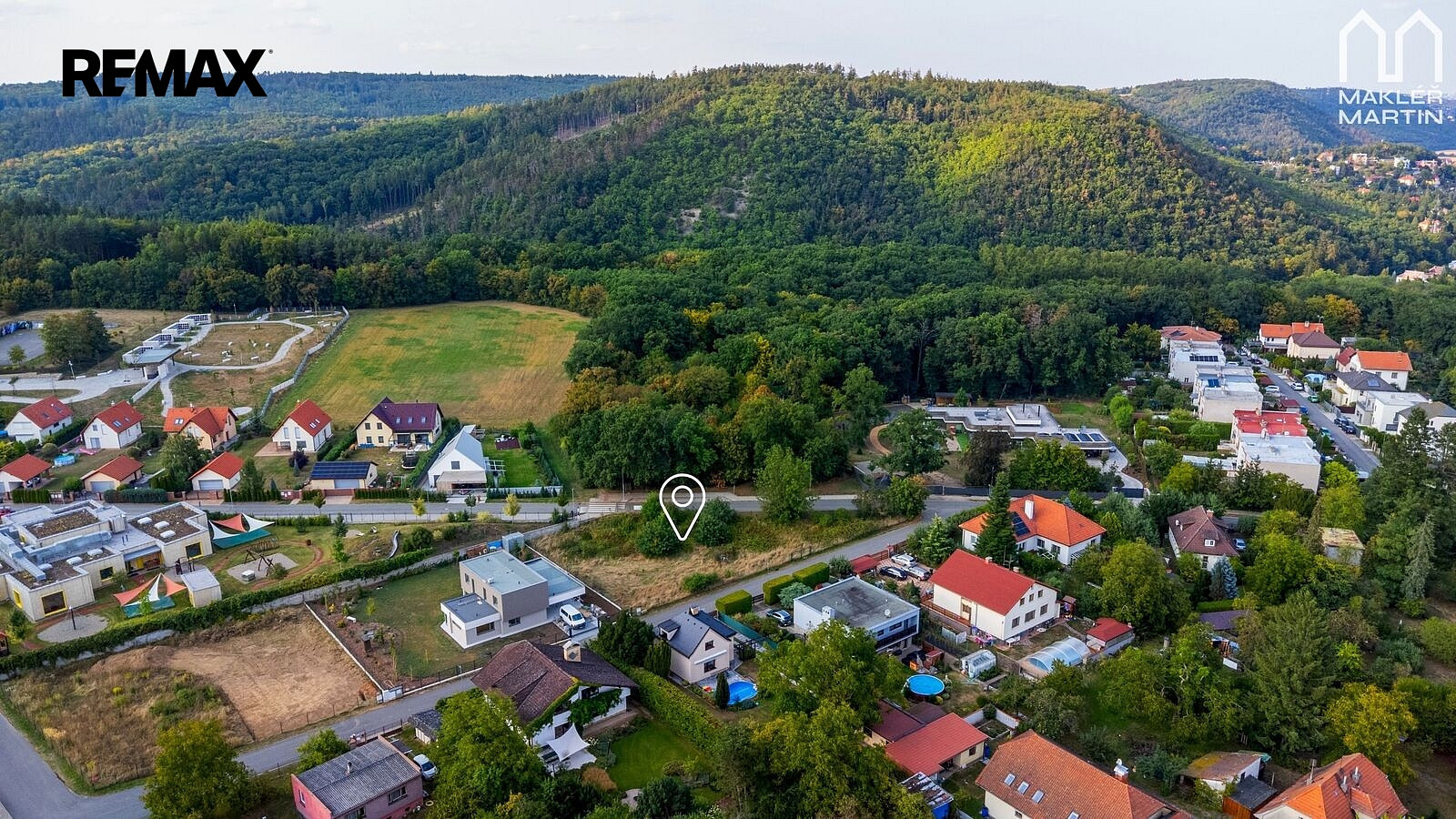 Prodej stavebního pozemku 1 380 m² – fotografie 4