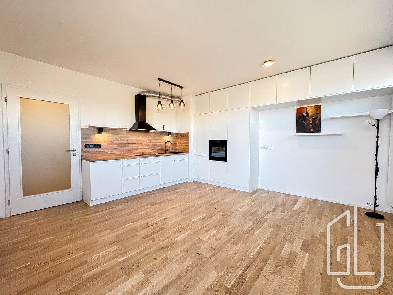 Pronájem bytu 1+kk 35 m² – fotografie 3