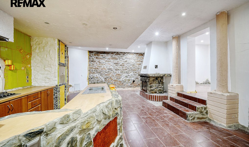 Prodej domu 952 m² s pozemkem 2 493 m², Všeruby – náhled fotky 4