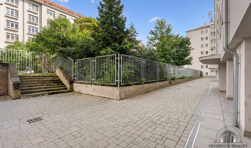 Prodej bytu 3+1 75 m², Praha – náhled fotky 24