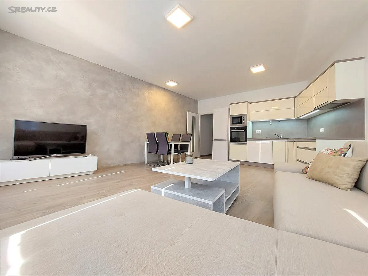 Pronájem bytu 3+kk 74 m² – fotografie 2