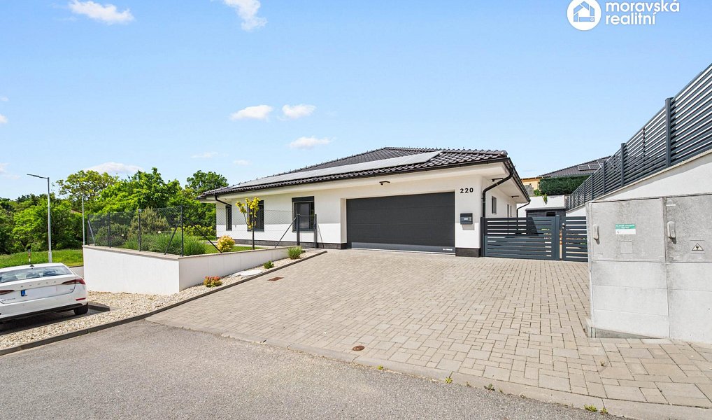 Prodej domu 199 m² s pozemkem 700 m², Hajany – náhled fotky 21