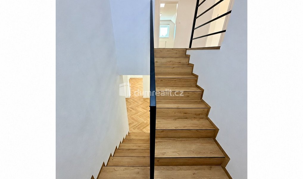 Prodej domu 247 m² s pozemkem 1 024 m², Lukov – náhled fotky 10