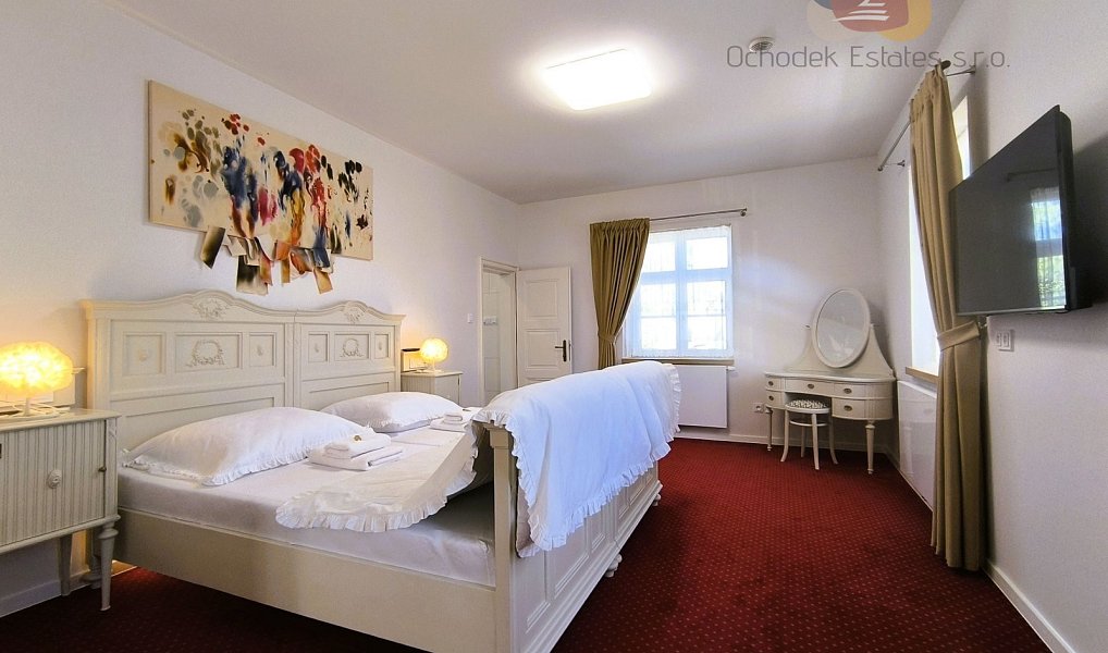 Prodej ubytovacího objektu 690 m², Hněvotín – náhled fotky 7