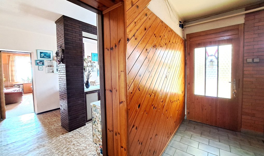 Prodej domu 300 m² s pozemkem 1 830 m², Racková – náhled fotky 13