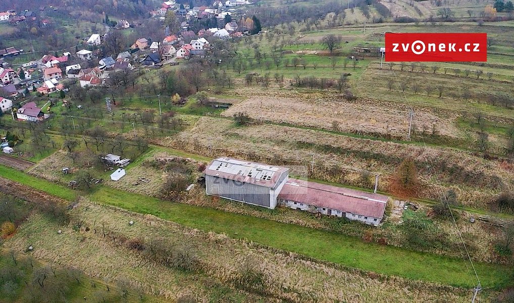 Prodej zemědělského objektu 800 m², Študlov – fotka 1 z 9