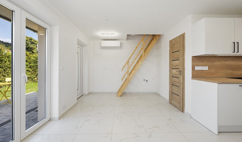 Prodej bytu 1+1 92 m², Čebín – náhled fotky 13