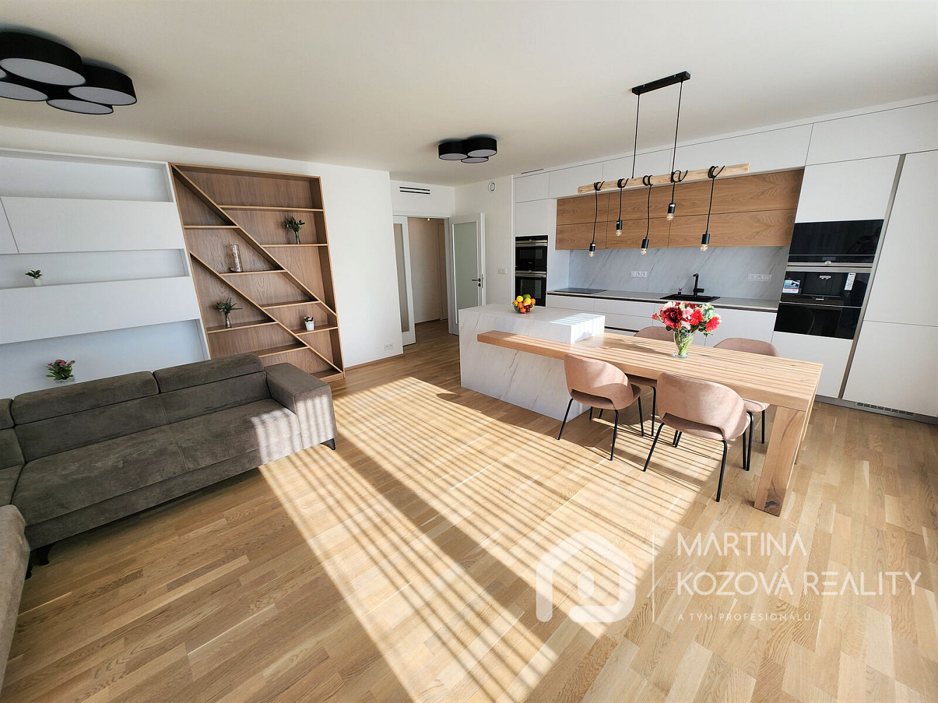 Pronájem bytu 4+kk 120 m² – fotografie 2