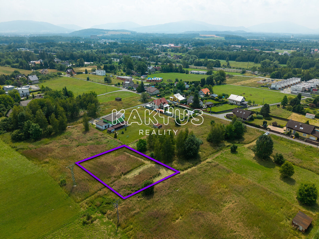 Prodej stavebního pozemku 1 250 m² — photo 2