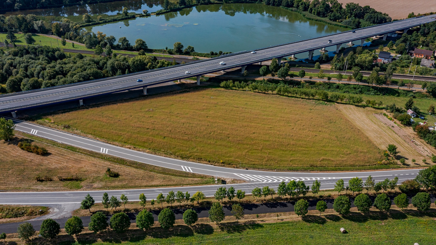 Prodej komerčního pozemku 9 952 m² – fotografie 3